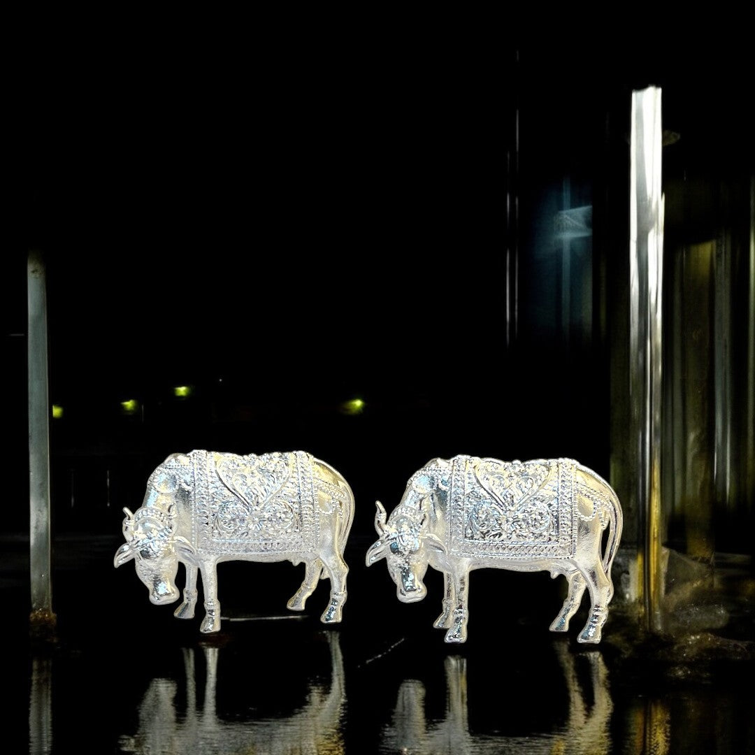 Premium Cow Showpiece SPC-331