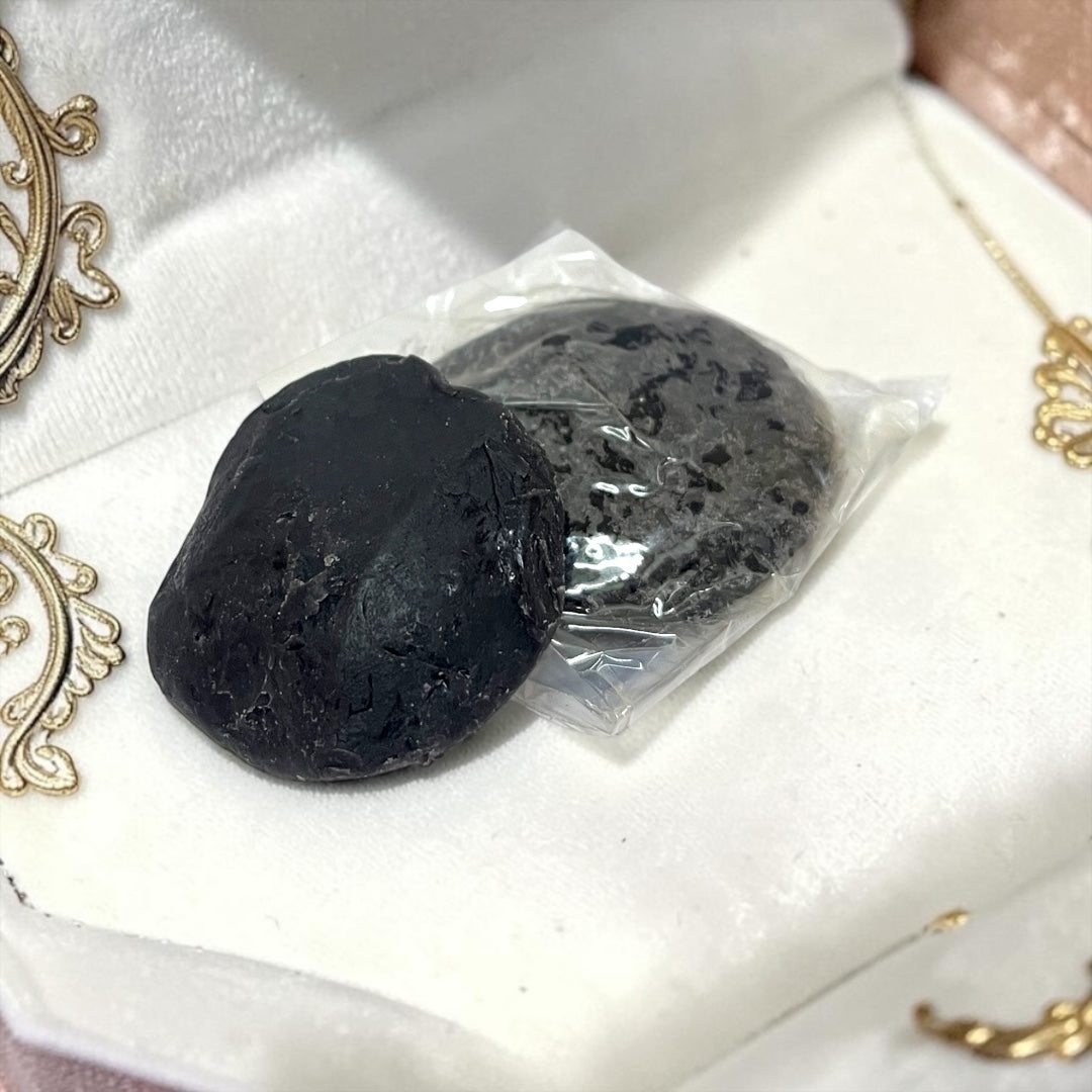 Black Elite Shringar Adhesive Wax (Mom) for Laddu Gopal & Deities