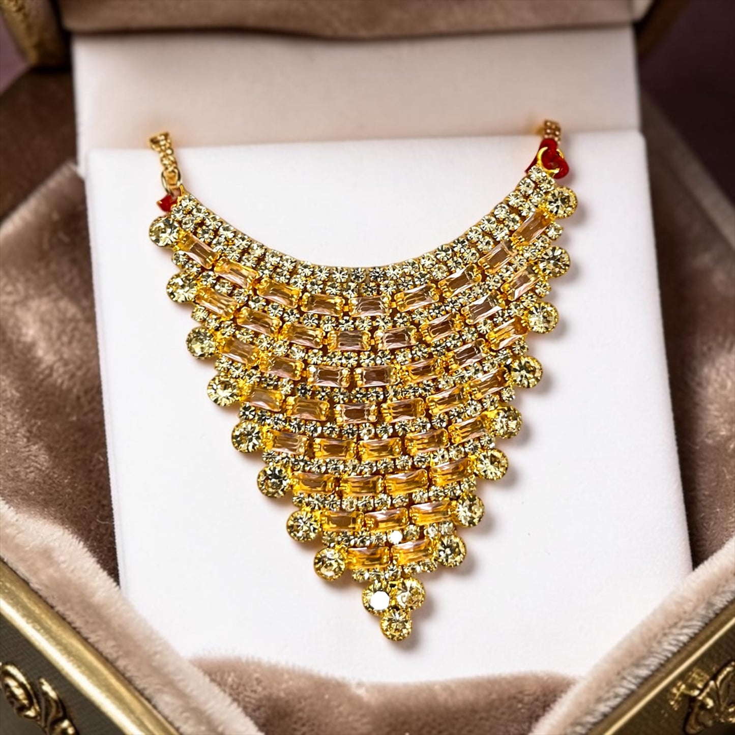 zerkin choker for Kanha Ji - close-up detail