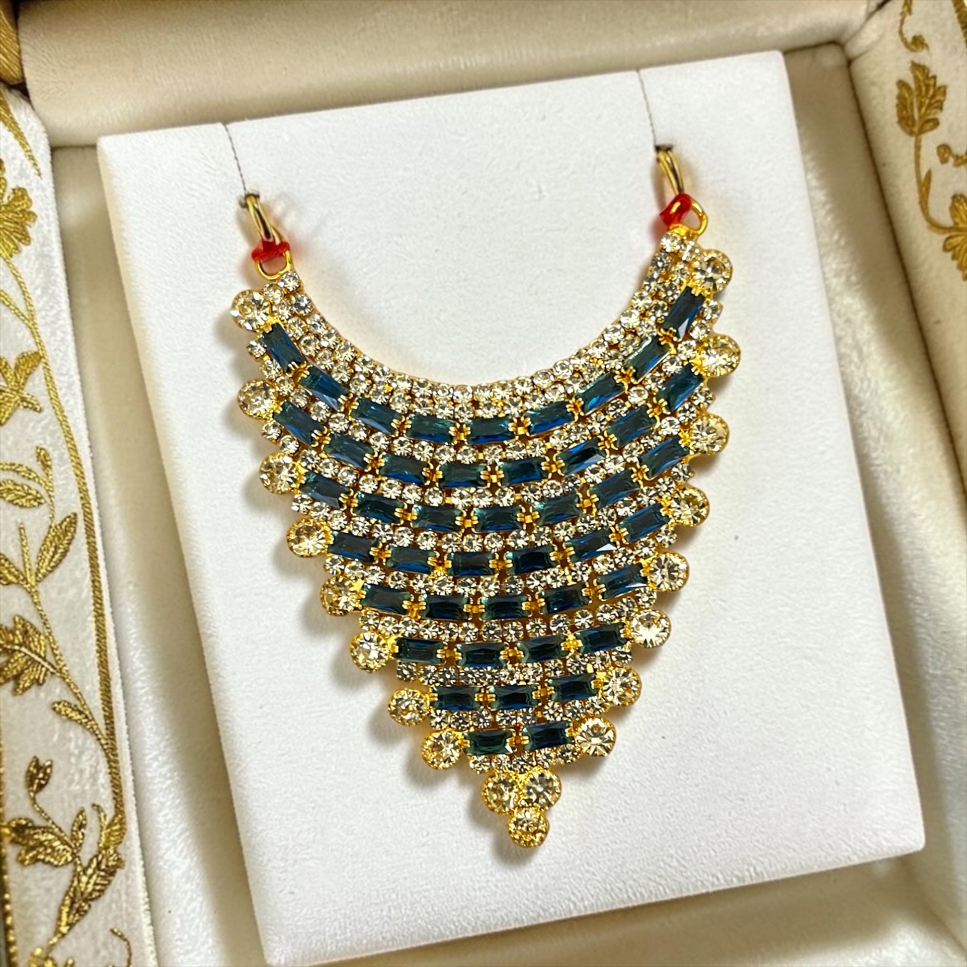 zerkin choker for Bal Gopal Ji - full set view